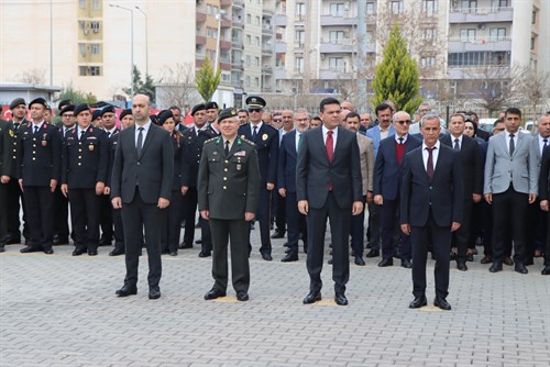 Başkan İpek, Çanakkale Zaferi Ve Şehitleri Anma Töreni’ne Katıldı 