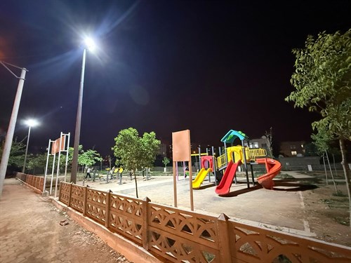 Parklarda Aydınlatma Çalışmaları Sürüyor